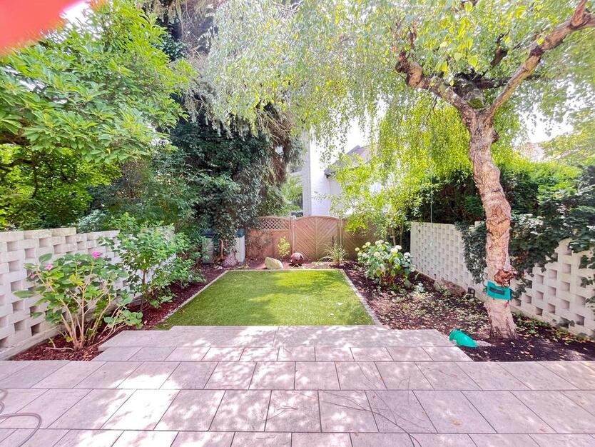 Lichtdurchflutetes Reihenhaus mit Garten und Garage zu vermieten zimmer