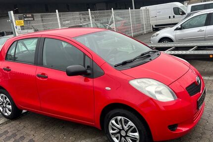 Toyota Yaris 166.233 km 1.999 &euro; Nürnberg 90439
