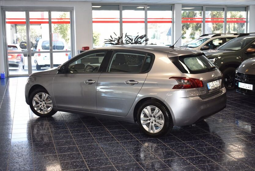 Peugeot 308 62.200 km 11.880 € Nürnberg 90431