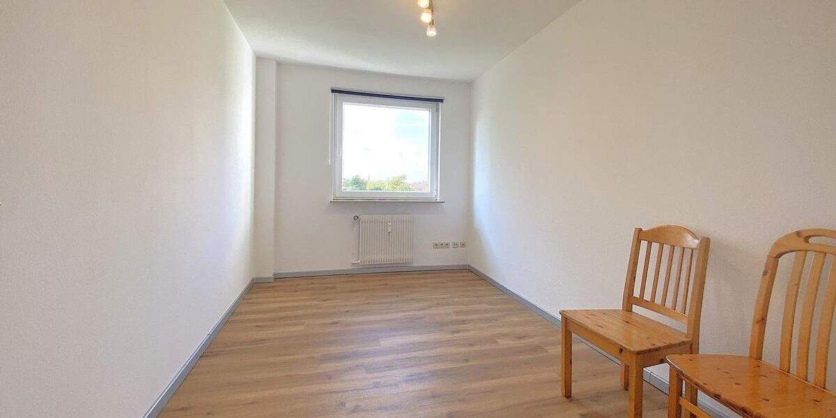 Helle 3-Zimmer-Wohnung mit Süd-Balkon, Garage und Einbauküche - sofort beziehbar 3 zimmer