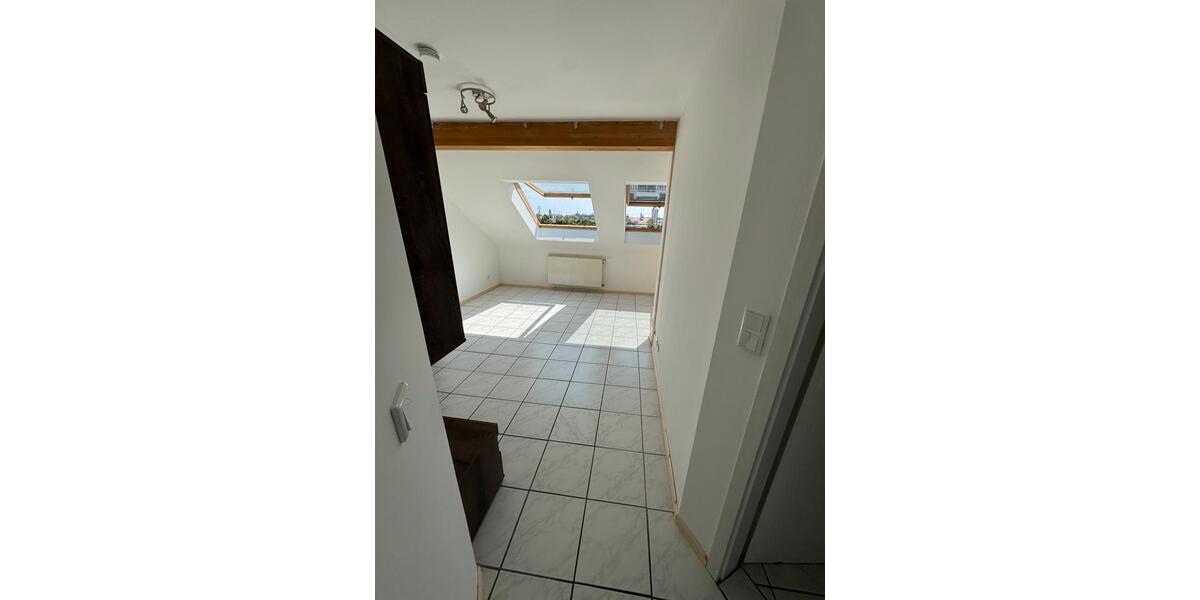 Dachgeschoßwohnung Nürnberg Sankt Leonhard - 2 Zimmer, 42 m&sup2;, 140.000&euro; | Angebot:24378998