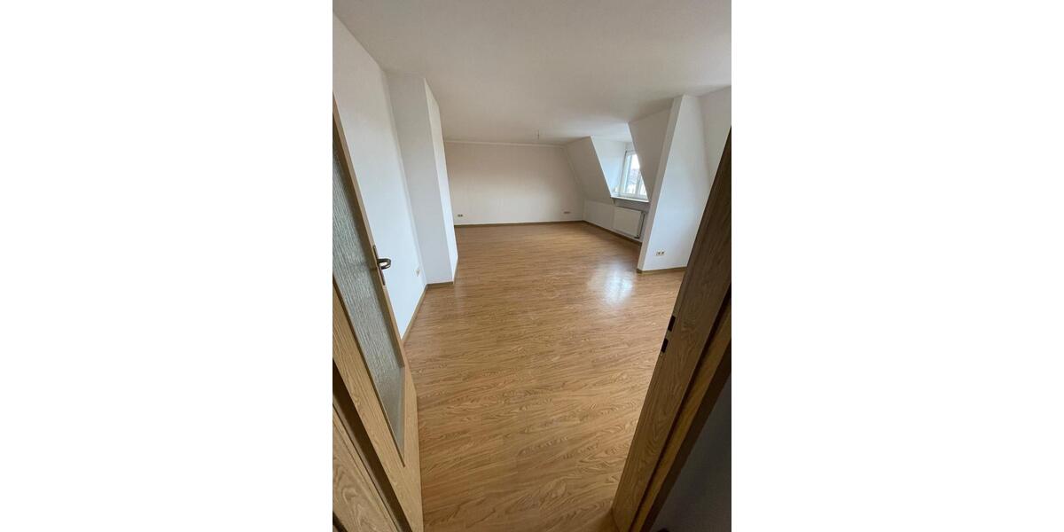 Dachgeschoßwohnung Nürnberg Gleißhammer - 2 Zimmer, 64 m&sup2;, 600&euro; | Angebot:25783102