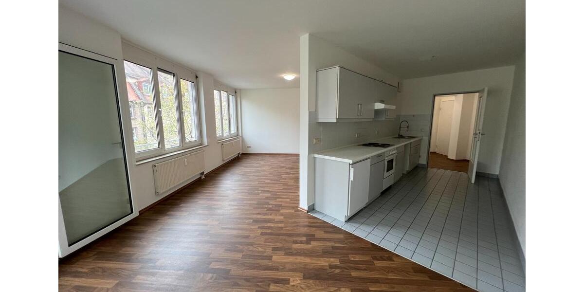 HELLE 2-ZIMMER-WOHNUNG MIT WINTERGARTEN UND OPTIONALEM TIEFGARAGENSTELLPLATZ – NÄHE U-BAHN FRIEDRICH-EBERT-PLATZ 2 zimmer