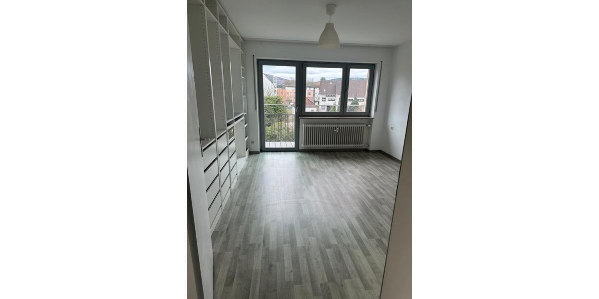 Etagenwohnung Hersbruck - 3 Zimmer, 86 m&sup2;, 900&euro; | Angebot:25637730