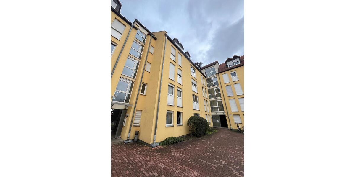 Dachgeschoßwohnung Nürnberg Gleißhammer - 1 Zimmer, 23 m&sup2;, 690&euro; | Angebot:25238325