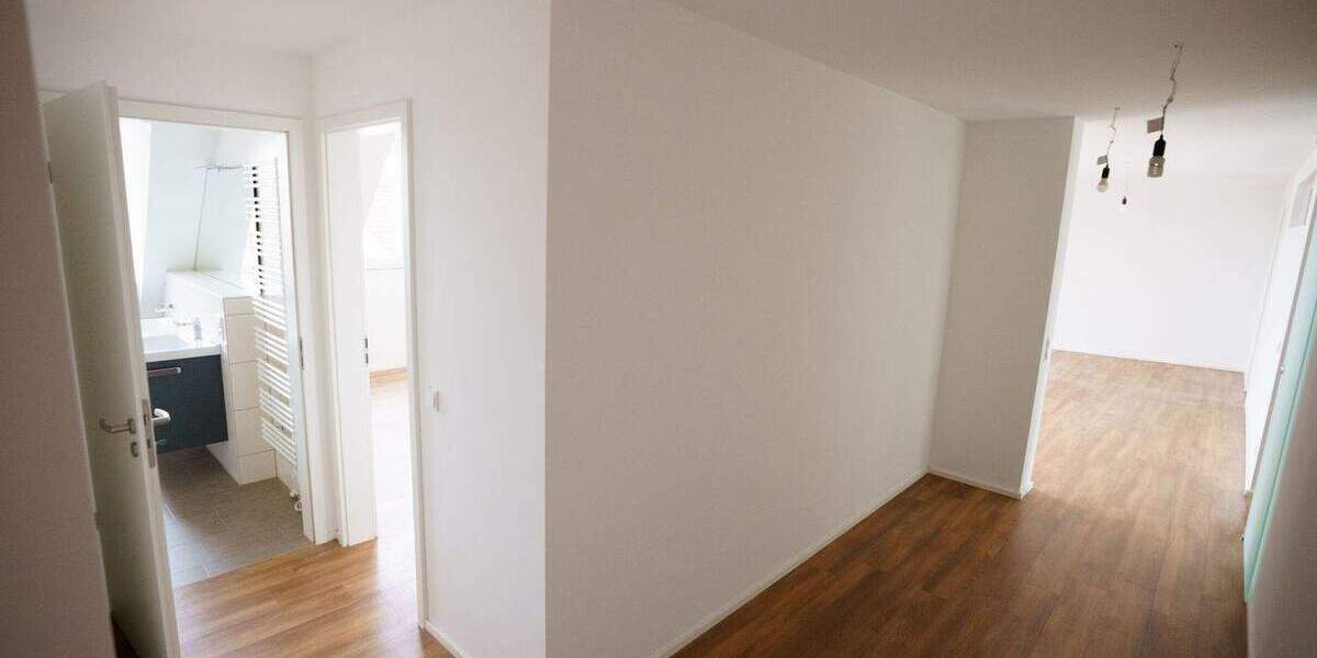 Etagenwohnung Erlangen Bruck - 3 Zimmer, 100 m&sup2;, 1.390&euro; | Angebot:25799717
