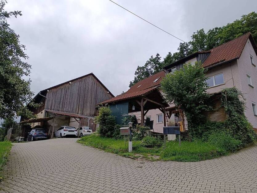 Zweifamilienhaus mit Scheune Gewerbe, ehem. Landwirtschaft