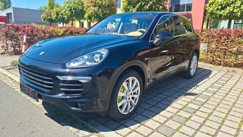 Porsche Cayenne 92.000 km 30.500 &euro; Nürnberg 90408