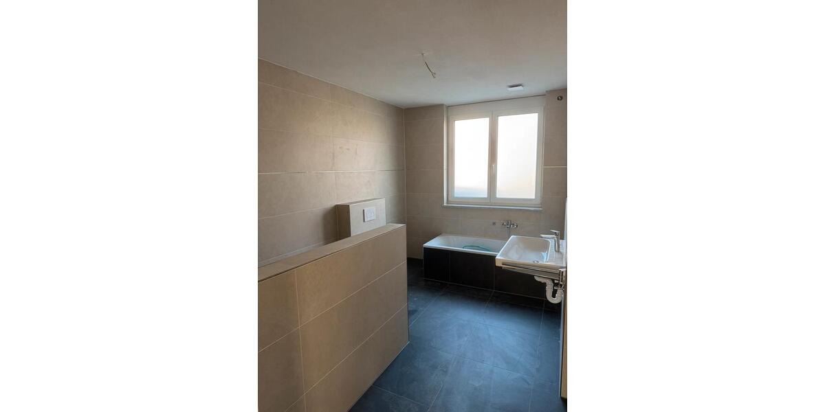 Helle 5 Zimmer Wohnung auf zwei Etagen mit Terrasse und Garten 5 zimmer