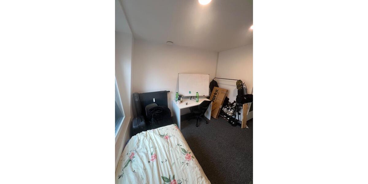 Etagenwohnung Nürnberg Gleißhammer - 20 Zimmer, 20 m&sup2;, 400&euro; | Angebot:27607711