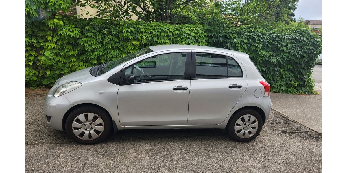 Toyota Yaris 75.000 km 5.000 &euro; Fürth 90763
