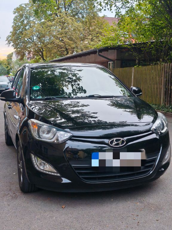 Hyundai i20 114.381 km 7.000 € Nürnberg 90459
