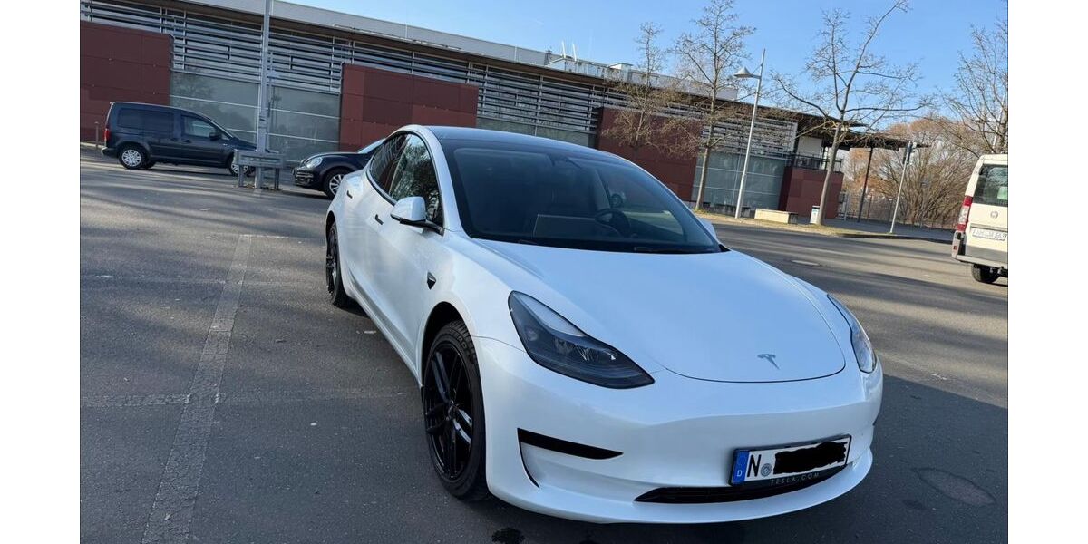 Tesla Model 3 24.000 km 28.000 &euro; Nürnberg 90449