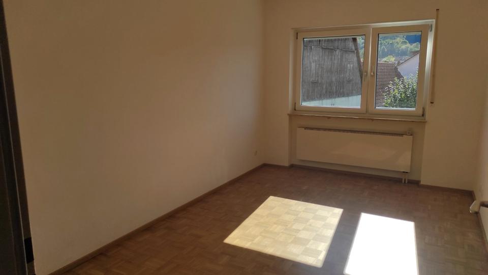 Etagenwohnung Offenhausen - 3 Zimmer, 95 m&sup2;, 850&euro; | Angebot:27602018