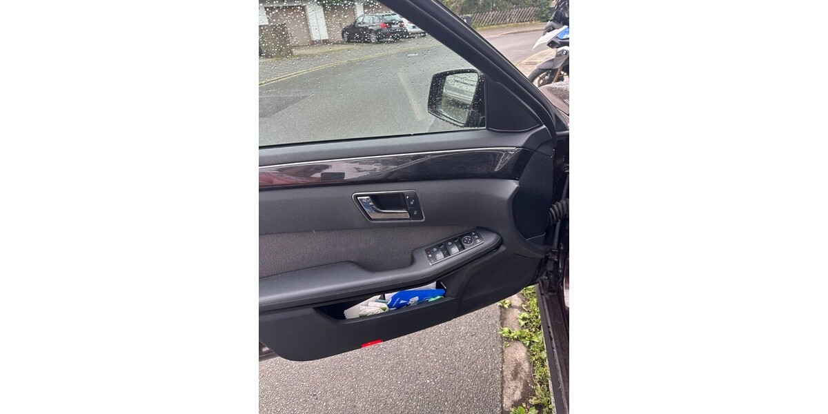 Mercedes-Benz E 300 255.000 km 8.500 &euro; Nürnberg 90403