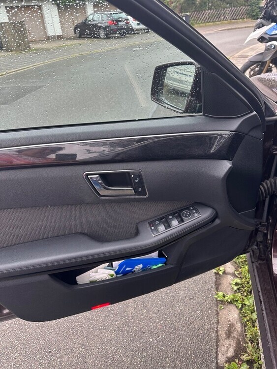 Mercedes-Benz E 300 255.000 km 8.500 € Nürnberg 90403