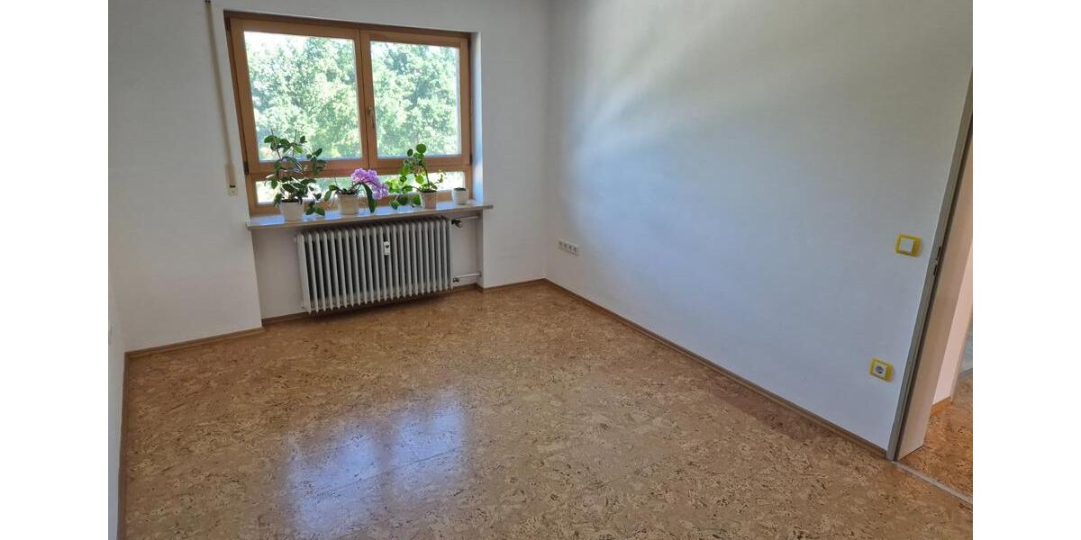 Etagenwohnung Cadolzburg - 3 Zimmer, 85 m&sup2;, 895&euro; | Angebot:25390349