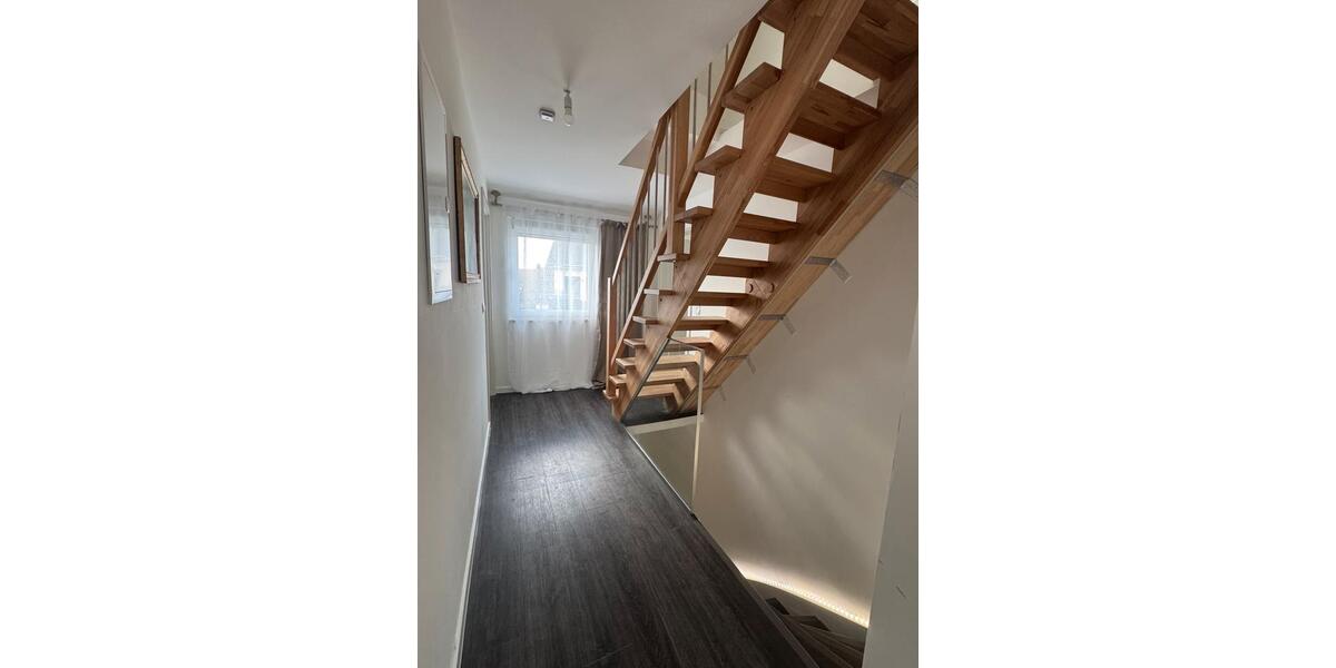 Etagenwohnung Schwabach - 5 Zimmer, 100 m&sup2;, 1.400&euro; | Angebot:26507659