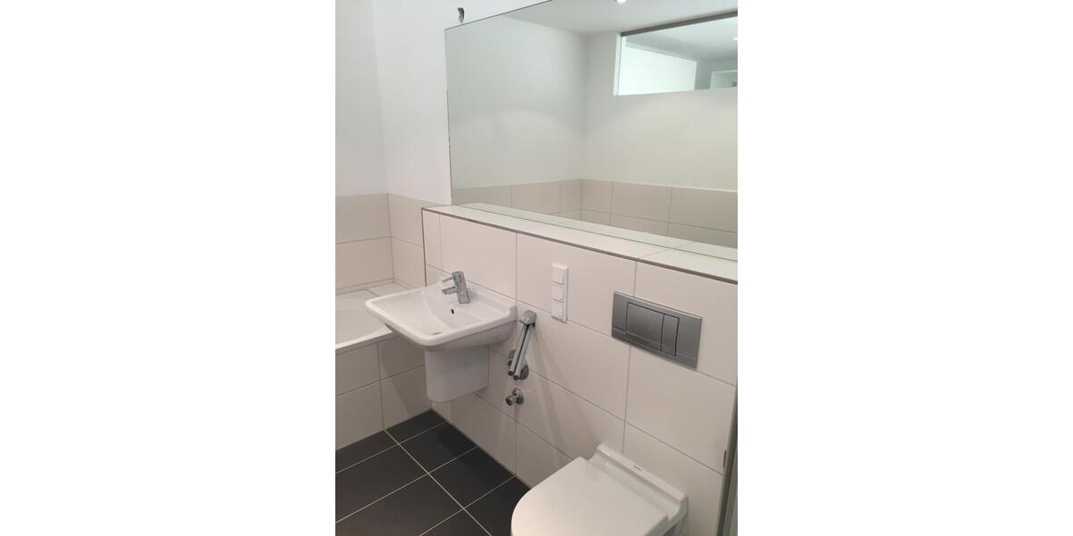 Helle 2-Zimmer-Wohnung mit TG und großem Balkon in zentraler Lage 2 zimmer