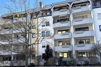 2-Zimmer-Eigentumswohnung mit Westbalkon und PKW-Stellplatz im Parkhaus in zentrumsnaher und beliebter Lage – derzeit vermietet 2 zimmer