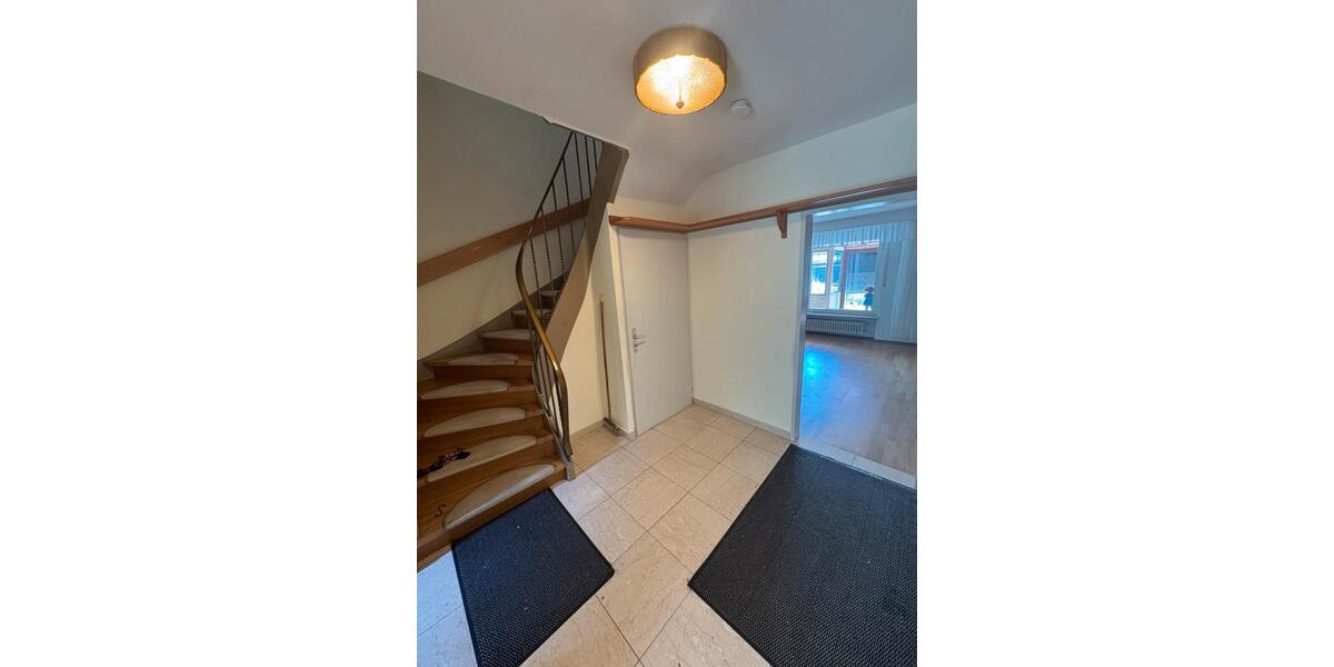 Reihenhaus Schwaig Bei Nürnberg - 5.5 Zimmer, 150 m&sup2;, 480.000&euro; | Angebot:27155364