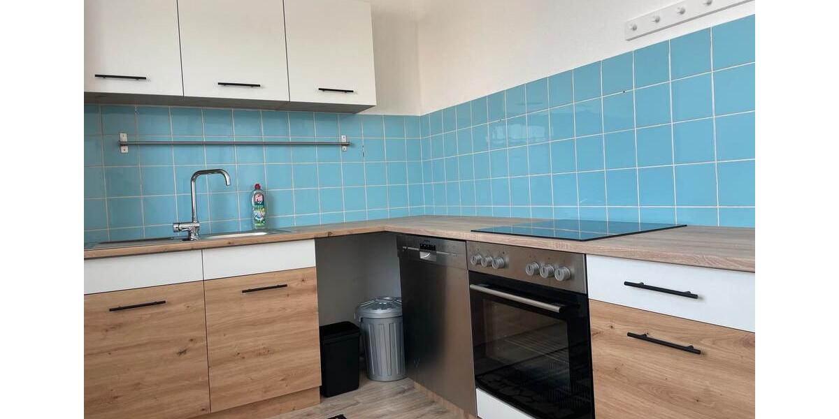 Helle 4-Zimmer Wohnung für WG zu vermieten . Einzelzimmer ab: 4 zimmer