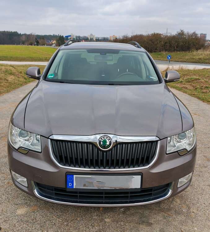 Skoda Superb 204.000 km 4.300 € Schwabach 91126