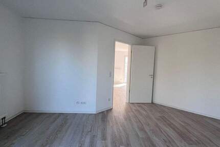 Wohnung Nürnberg Steinbühl - 2 Zimmer, 65 m&sup2;, 830&euro; | Angebot:26344016