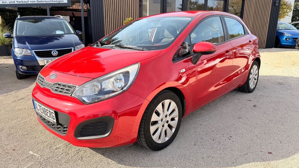 Kia Rio 192.000 km 3.900 &euro; Oberasbach 90522