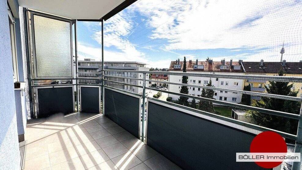 Platz für die ganze Familie! Große, gepflegte 5-6 Zi. Wohnung ganz oben mit Balkon im Nürnberger Westen!