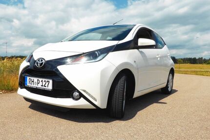 Toyota Aygo (X) 63.000 km 8.900 &euro; Büchenbach 91186
