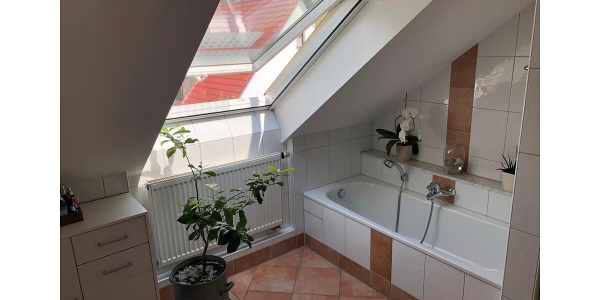 Dachgeschoßwohnung Erlangen Bruck - 3 Zimmer, 83 m&sup2;, 450.000&euro; | Angebot:26071666