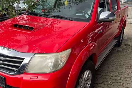 Toyota Hilux 180.000 km 13.600 &euro; Nürnberg 90431
