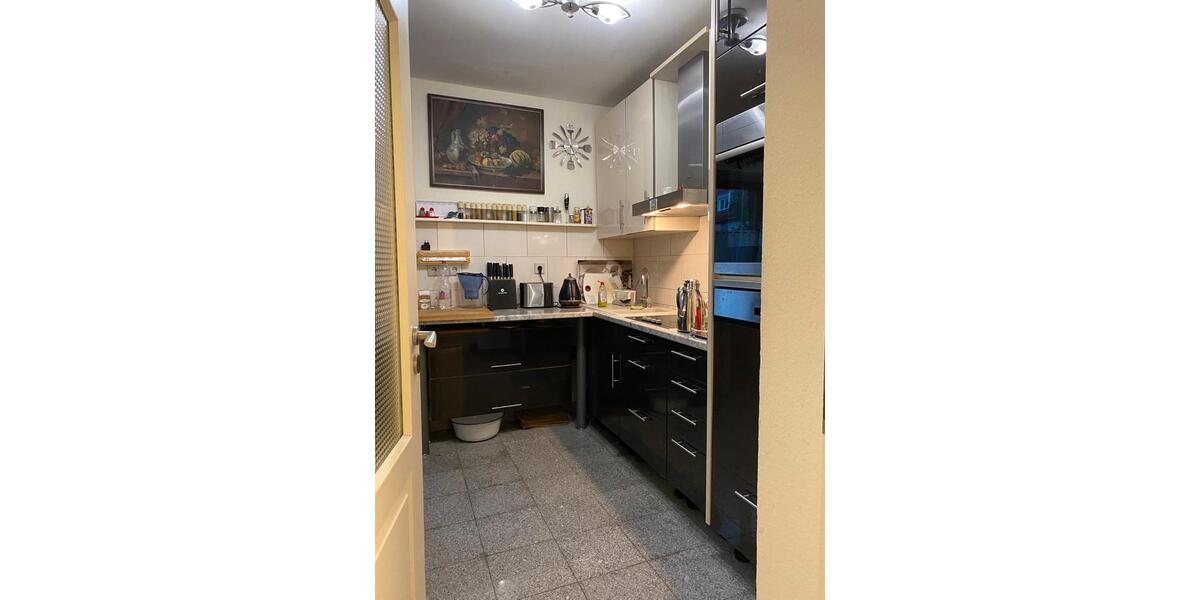 Erdgeschosswohnung , oder als Geschäft 4 zimmer