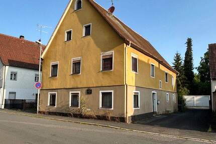 Haus Erlangen / Frauenaurach Frauenaurach - 8 Zimmer, 236 m&sup2;, 287.000&euro; | Angebot:25701559