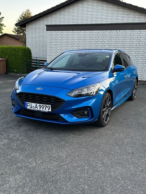 Ford Focus 91.000 km 12.900 € Oberasbach 90522