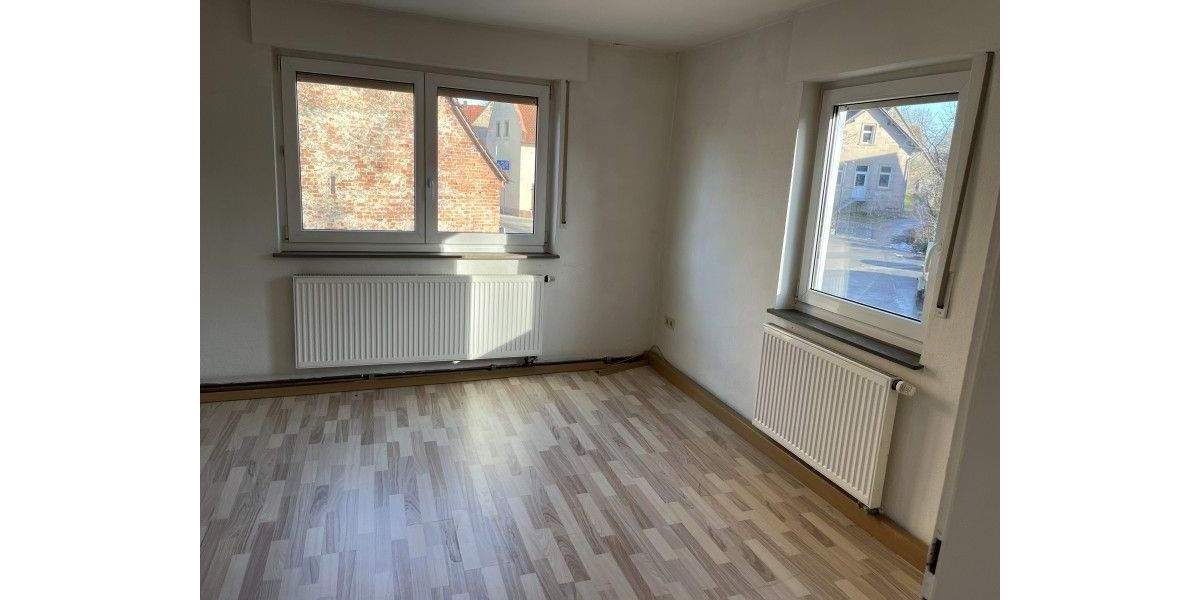 Haus im WEG-Eigentum - 2 Wohnungen - Mit Ausbaupotential - EG vermietet 6 zimmer