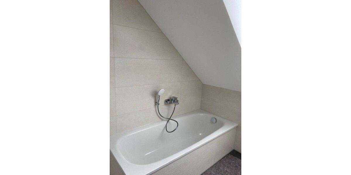 Dachgeschoßwohnung Altdorf bei Nürnberg - 3 Zimmer, 80 m&sup2;, 930&euro; | Angebot:26630189