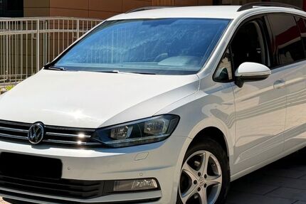 VW Touran 274.500 km 8.900 &euro; Nürnberg 90431