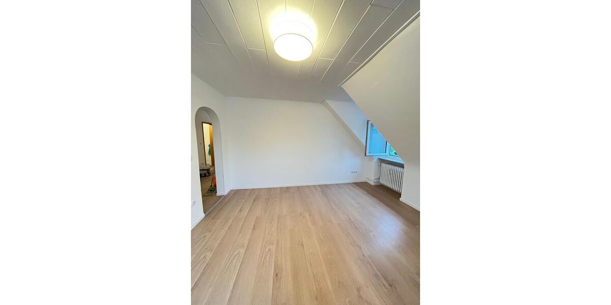 Dachgeschoßwohnung Fürth Atzenhof - 3 Zimmer, 79 m&sup2;, 1.021&euro; | Angebot:27576690