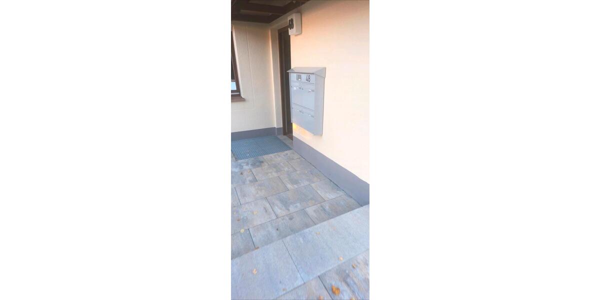 Top renoviert in Ruhige lage in 3 Stück Werk geteilte Wohnung 3 zimmer