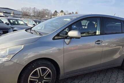 Toyota Verso 210.000 km 4.990 &euro; Nuernberg 90439