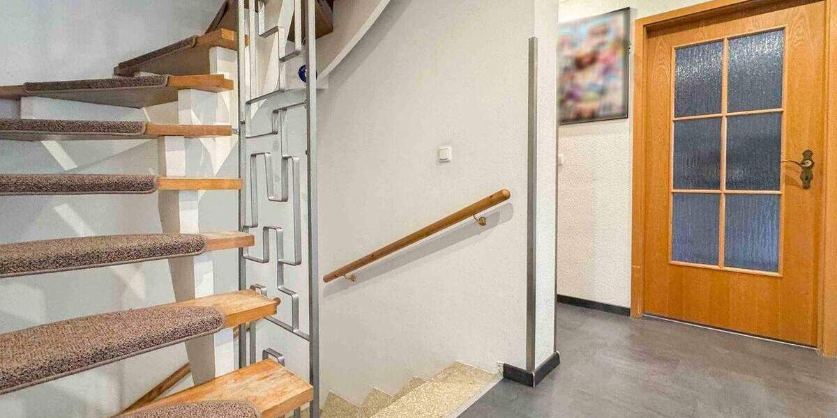 Platz für die ganze Familie - gepflegtes Reihenmittelhaus mit 6 Zimmern 6 zimmer