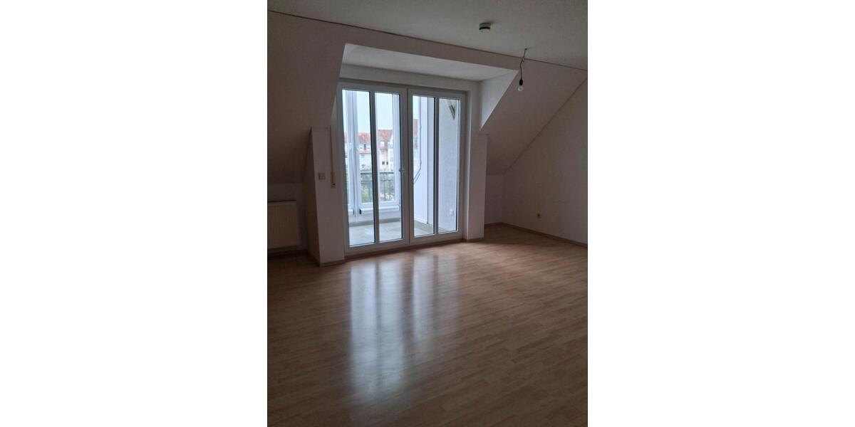 Dachgeschoßwohnung Roth - 3 Zimmer, 75 m&sup2;, 250.000&euro; | Angebot:26990019
