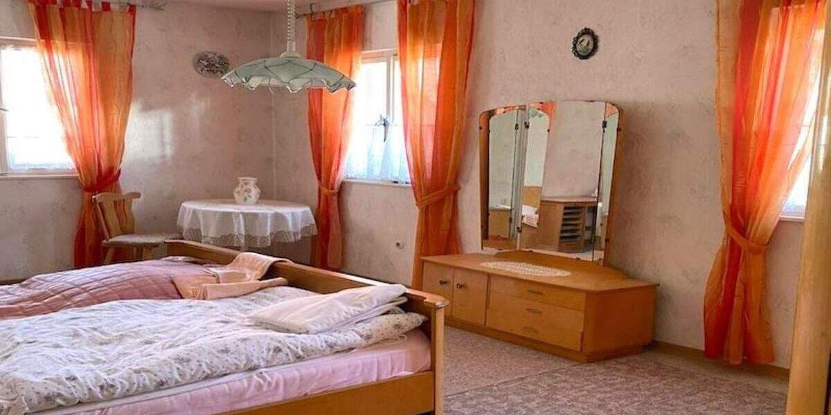 Mehrfamilienhaus, Wohnhaus Altdorf bei Nürnberg Altdorf - 6 Zimmer, 150 m&sup2;, 225.000&euro; | Angebot:25662829