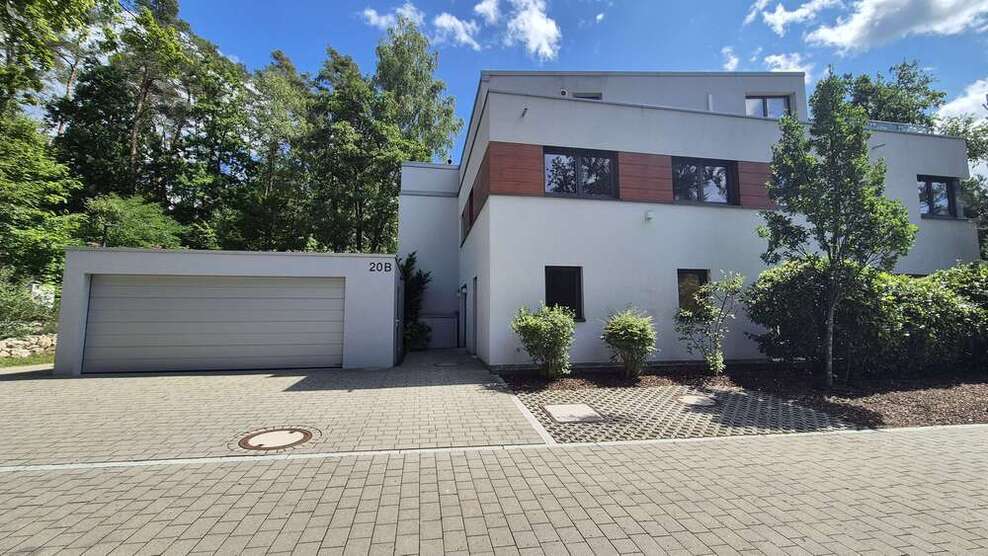 Haus zum Mieten in Erlangen 4.305 € 230 m²
