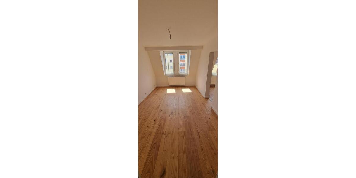 Dachgeschoßwohnung Nürnberg Herrnhütte - 2 Zimmer, 42 m&sup2;, 695&euro; | Angebot:26348404