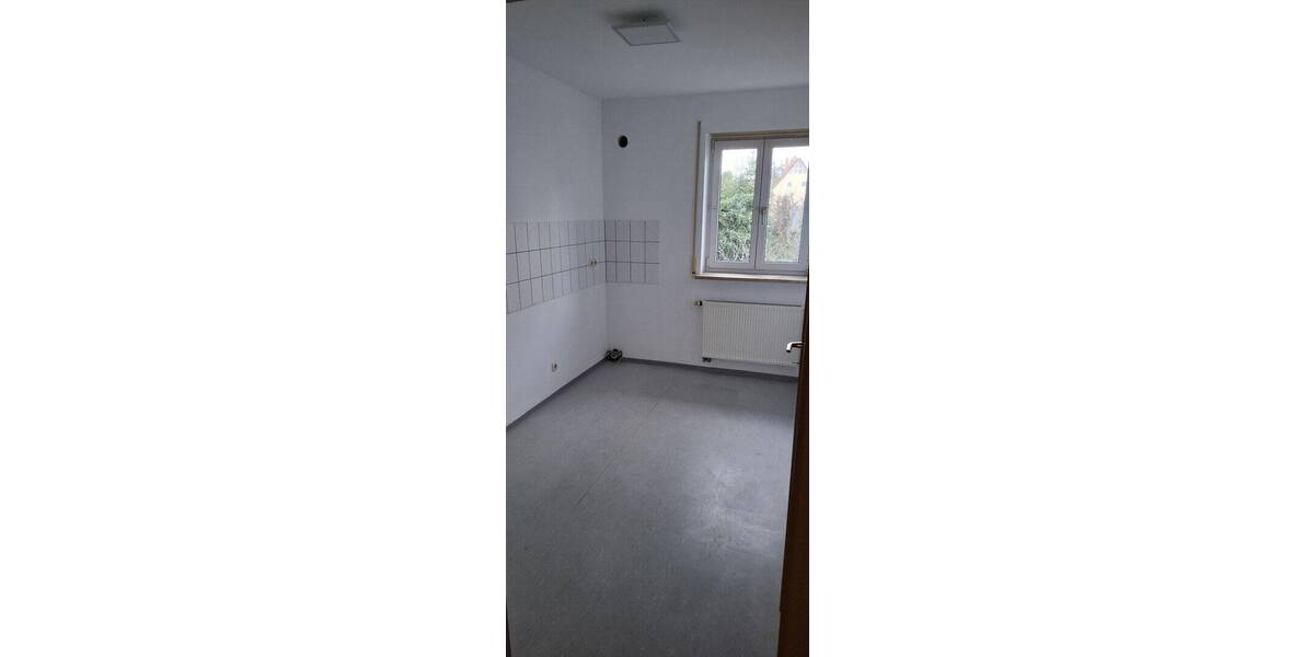 Etagenwohnung Bubenreuth - 3 Zimmer, 73 m&sup2;, 990&euro; | Angebot:25984370