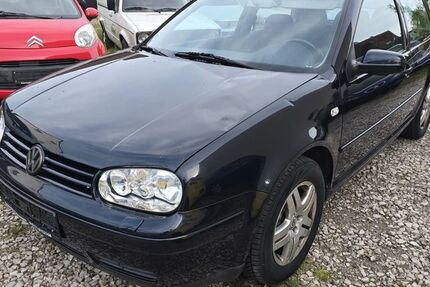 VW Golf 176.835 km 2.399 &euro; Fürth 90765