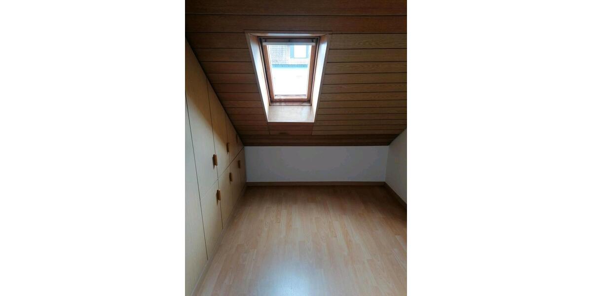 Einfamilienhaus Neuendettelsau - 5 Zimmer, 121 m&sup2;, 1.200&euro; | Angebot:24849175